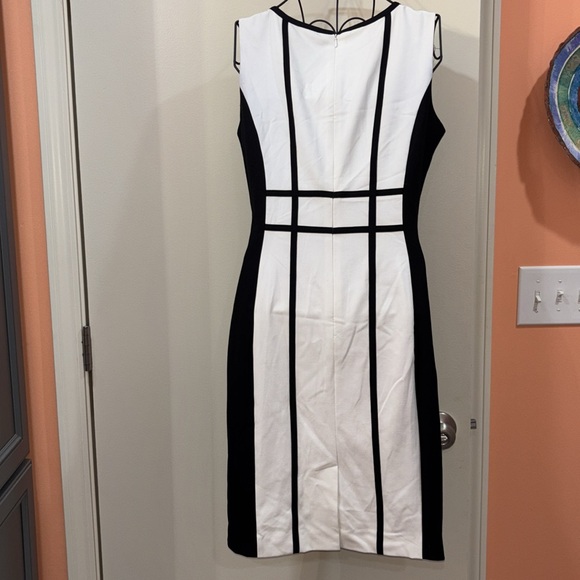 Calvin Klein Black and White Geometric Midi Dress - Picture 3 of 7